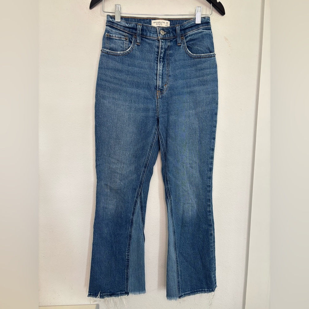 ABERCROMBIE & FITCH TWO TONED KICK FLARE ULTRA HIGH RISE DARK WASH JEANS SZ 2